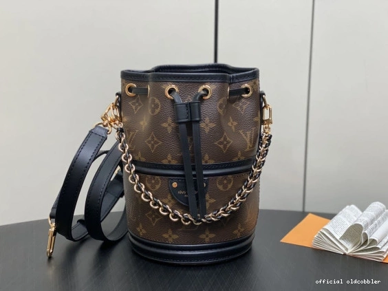 VUITTON Bag-14*20.5*14CM New Canoe LOUIS 0819